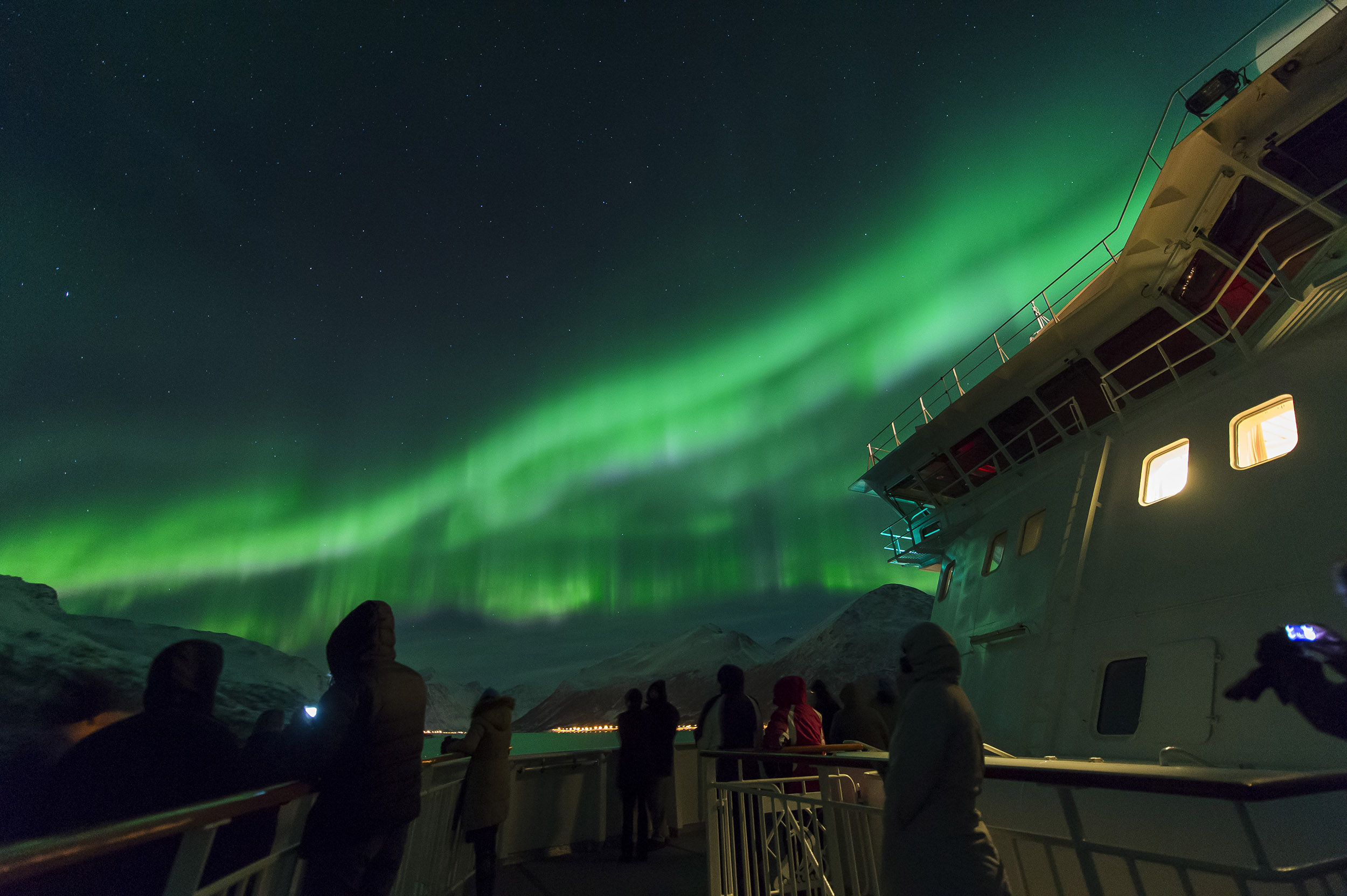 northern lights cruise small ship