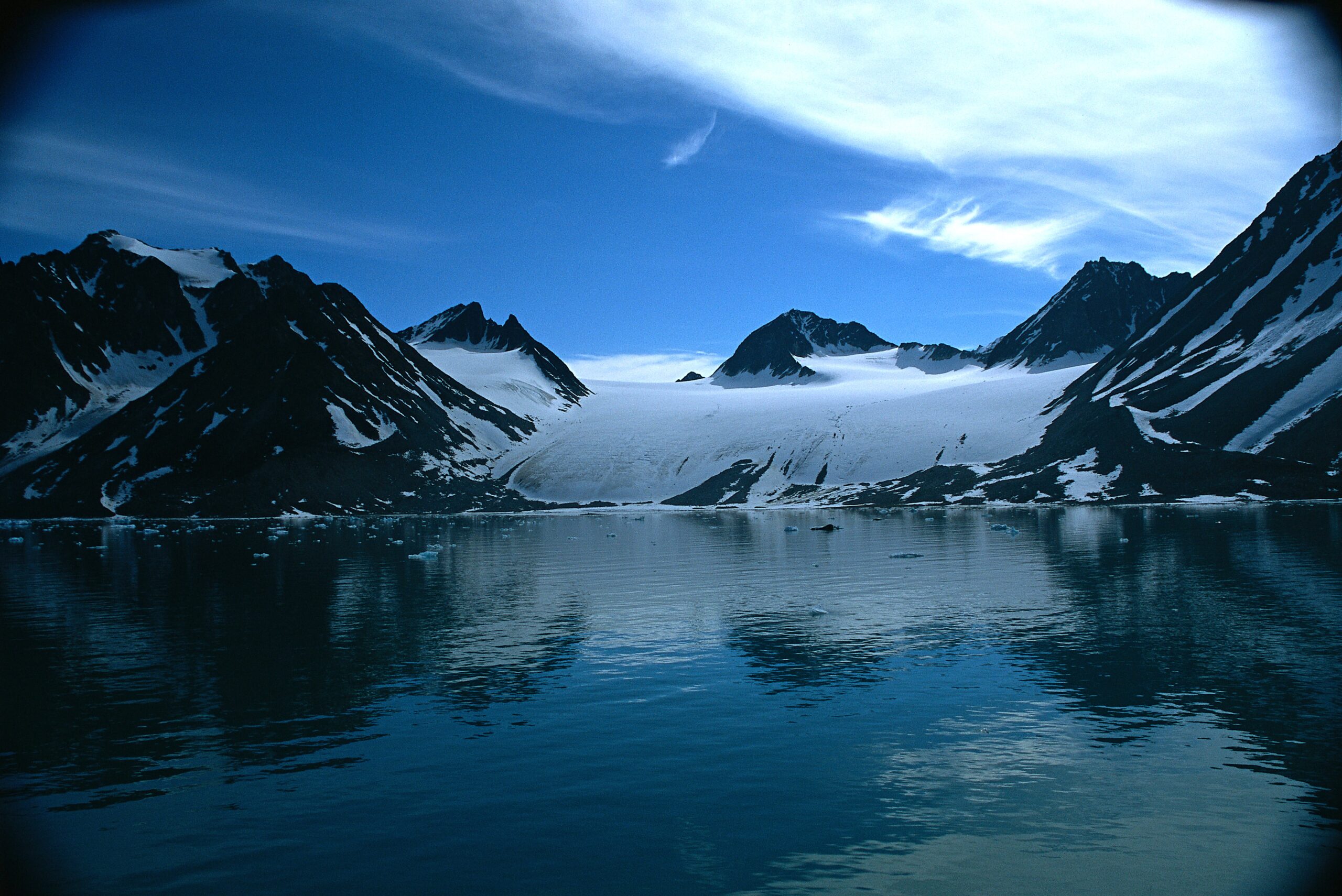 Glacier At Spitsbergen Jens Henrik Nybo VisitNorway.com Min